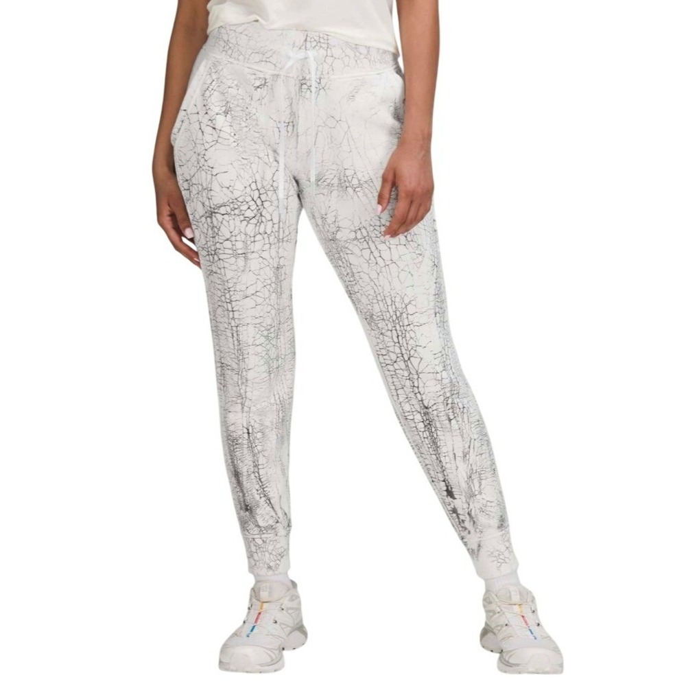 Lululemon Warm Down Jogger *7/8Length Thread Dye White Black, Size 4